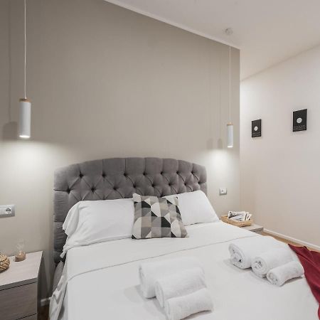 The Best Rent - Modern Three-Bedroom Apartment A Few Steps From The Colosseum Exterior foto