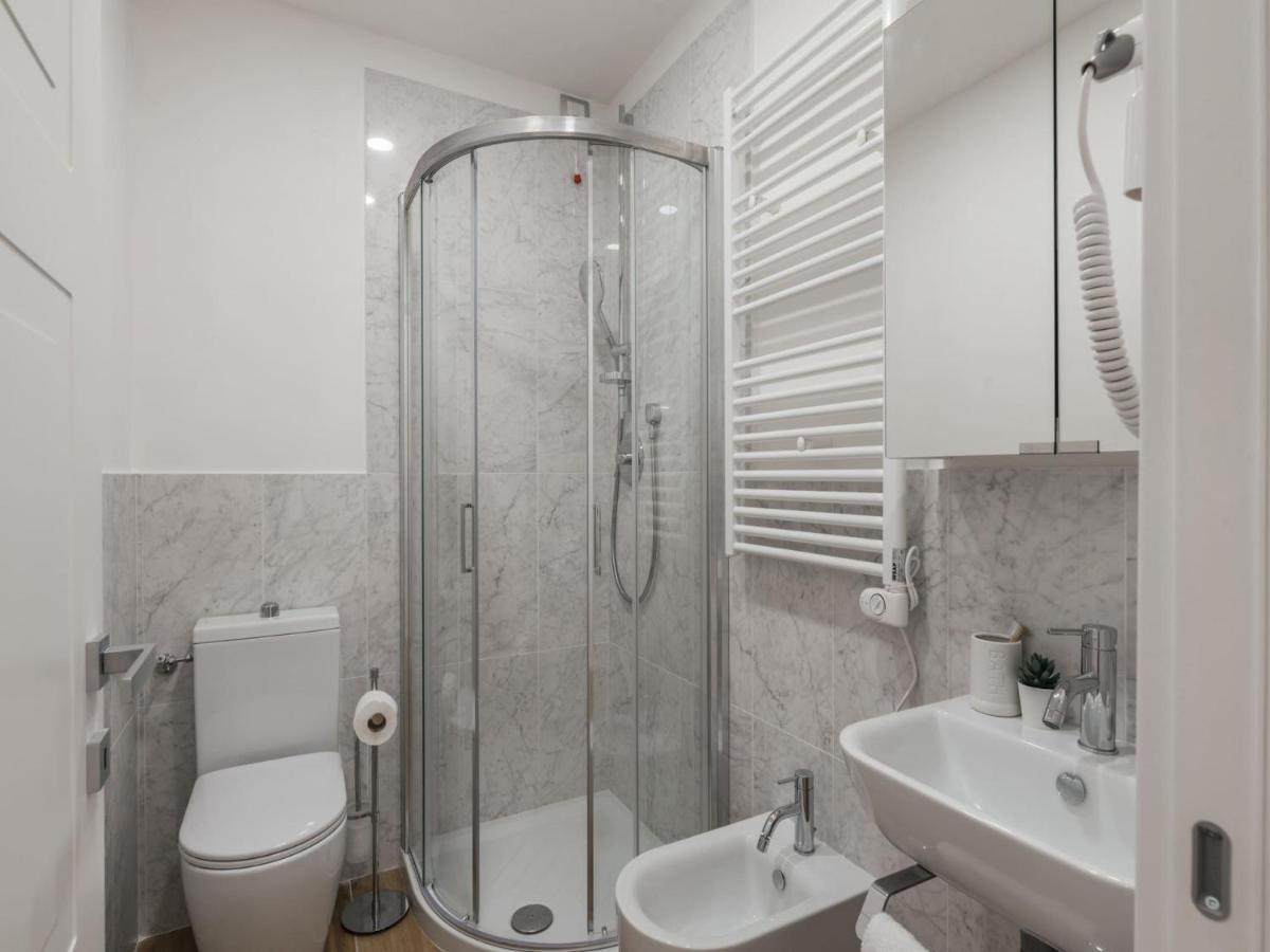 The Best Rent - Modern Three-Bedroom Apartment A Few Steps From The Colosseum Exterior foto