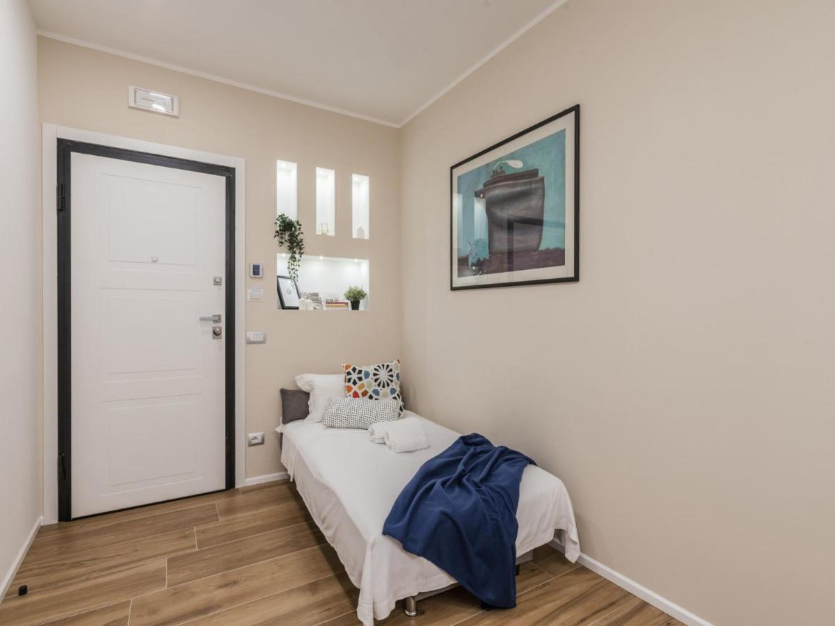 The Best Rent - Modern Three-Bedroom Apartment A Few Steps From The Colosseum Exterior foto