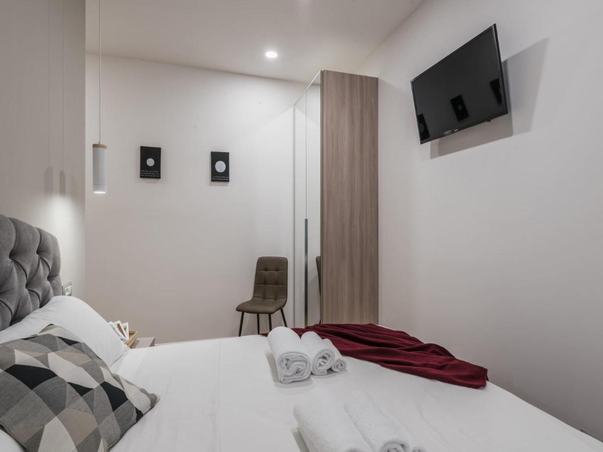 The Best Rent - Modern Three-Bedroom Apartment A Few Steps From The Colosseum Exterior foto